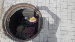 Beyrut'ta rögar kapakları çalındı