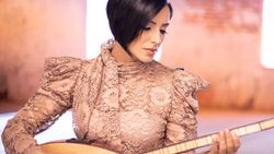 Özlem Özdil kimdir? Kuzeyin Oğlu Volkan Konak konuğu Özlem Özdil hakkında bilgiler..
