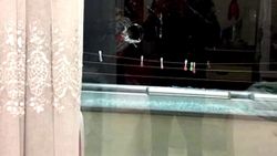 Trabzon'da, maganda kurşunu iftar yapan ailenin odasına isabet etti