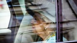 Kraliçe Elizabeth, Prens Philip'in ardından ilk kamu görevini gerçekleştirdi