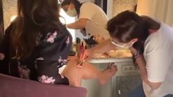 Hülya Avşar, dövmelerini kapattırdığı anları paylaştı
