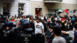 Berlin’de Filistin’e destek mitingleri