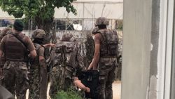 Kocaeli'de ailesini rehin alan kişi, babasını öldürdü