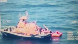 İzmir'de göçmenlerin Yunanlılar tarafından Türk kara sularına itildiği anlar