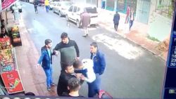 Beyoğlu’nda silahlı kavga kamerada