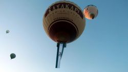 Şampiyonluk kutlanıyor: Kapadokya'da balonlar 'Beşiktaş' bayrakları ile havalandı