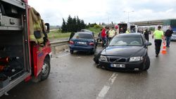 Bursa'da sağanak yağış kazaya neden oldu: 7 yaralı