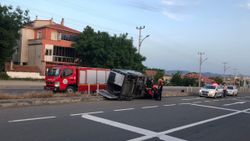 Edirne'de kaçak göçmenleri taşıyan kamyonet, traktörle çarpıştı: 1 ölü, 2 yaralı