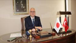 Tokyo Büyükelçisi Korkut Güngen, Japonya İmparatoru'na güven mektubu sundu