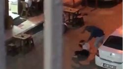 Manisa'da sokak ortasında eski eşini darbetti