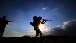 Fırat Kalkanı operasyon bölgesine girmeye çalışan 2 PKK'lı öldürüldü