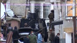 Beyoğlu'nda 30 adrese uyuşturucu operasyonu