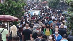 Taksim Meydanı ve İstiklal Caddesi'nde yoğunluk