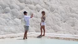 Pamukkale'de kısıtlamanın uygulanmadığı ilk cumartesi yoğunluğu