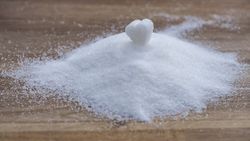 Şeker piyasasının denetim ve kota tahsislerine ilişkin düzenlemeye gidildi