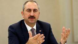 Abdulhamit Gül: Bir kadının şiddet görmemesi için gerekirse anayasayı değiştiririz