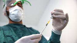 2 milyar 220 milyon dozdan fazla koronavirüs aşısı yapıldı