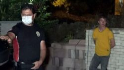 Antalya'da dur ihtarına uymayan ehliyetsiz genç sürücü 2 araca çarptı
