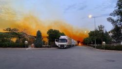 Antalya'da fabrikadan sızan nitrik asit gökyüzünü turuncuya boyadı