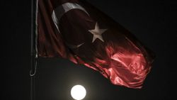 Dolunay, eşsiz görüntülerle kendini gösterdi