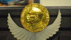 Türkiye'de Nobel Edebiyat adaylığı neden çıkmıyor