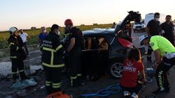 Aksaray'da gurbetçinin aracı konvoydaki araçlarla çarpıştı: 2 ölü 6 yaralı