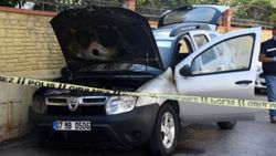 Antalya'da bir kişi kız arkadaşının otomobilini kundakladı