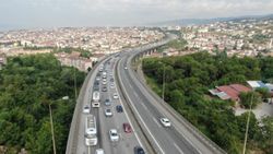 Tatilcilerin yolculuğu TEM'de yoğunluk oluşturdu