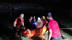 Dicle Nehri kenarında mahsur kalan 21 vatandaş kurtarıldı