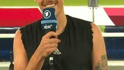 Max Kruse'den sevgilisine canlı yayında evlenme teklifi