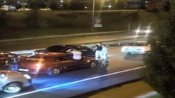 Esenler’de yolcu otobüsünün önünü kesip eğlendiler