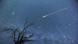 Devam eden meteor yağmurları, ağustosta görsel şölen oluşturacak