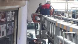 Iğdır'da bir şahıs, 5'inci kattaki evinin balkonundan yan binanın üzerine düştü