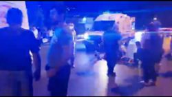 Bursa'da yaya halindeki anne ve çocuğa araba çarptı