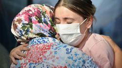 Afganistan'da başörtüsü sayesinde hayatları kurtuldu