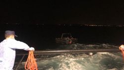 İzmir açıklarında 8 düzensiz göçmen kurtarıldı