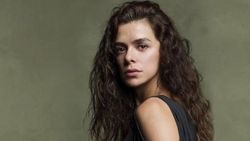 Özge Özpirinçci kızının adını açıkladı! Çocuğuna bunu yapma Özge..