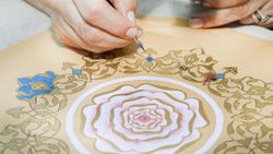Altınla nakış nakış işlenen sanat: Tezhip