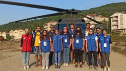 Süleyman Soylu selde gönüllü çalışan gençleri helikoptere bindirdi