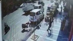 Şanlıurfa’da hareket eden bebek arabasını yakaladı
