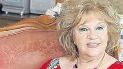 Oyuncu ve yazar Nisa Serezli ölüm yıl dönümünde anılıyor