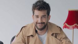 Camdaki Kız'ın Muzo'su Enis Arıkan hayranlarını üzdü! Ezgi Mola'nın ardından...