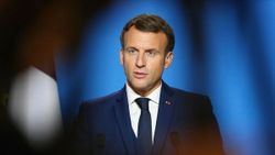Emmanuel Macron, Kabil Büyükelçisini çekeceklerini bildirdi