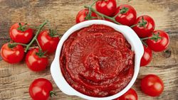 Evde lezzetli ve sağlıklı bir salça nasıl yapılır?