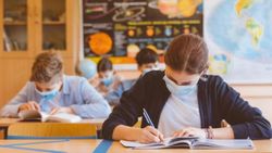 Aşı olmayan öğrenci okula gidebilecek mi? PCR testi öğrencilere zorunlu mu?