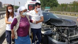 Kocaeli TEM'de kaza yapan araç, ters yöne döndü