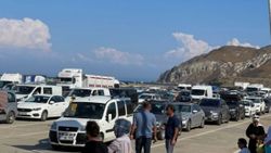 Gökçeada’dan dönen tatilcilerin feribot çilesi