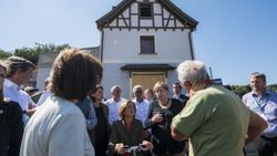 Merkel'den Almanya'daki sel bölgesine ziyaret