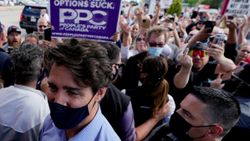 Kanada Başbakanı Justin Trudeau taşlı saldırıya uğradı