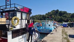 Zonguldak'ta kum yüzünden balıkçı tekneleri limana yanaşamıyor